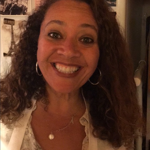 Meet your Posher, Lydia - Picture 1 of 1